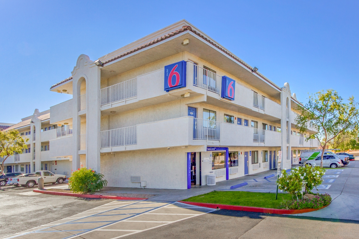 Pet Friendly Motel 6 Phoenix West in Phoenix, Arizona