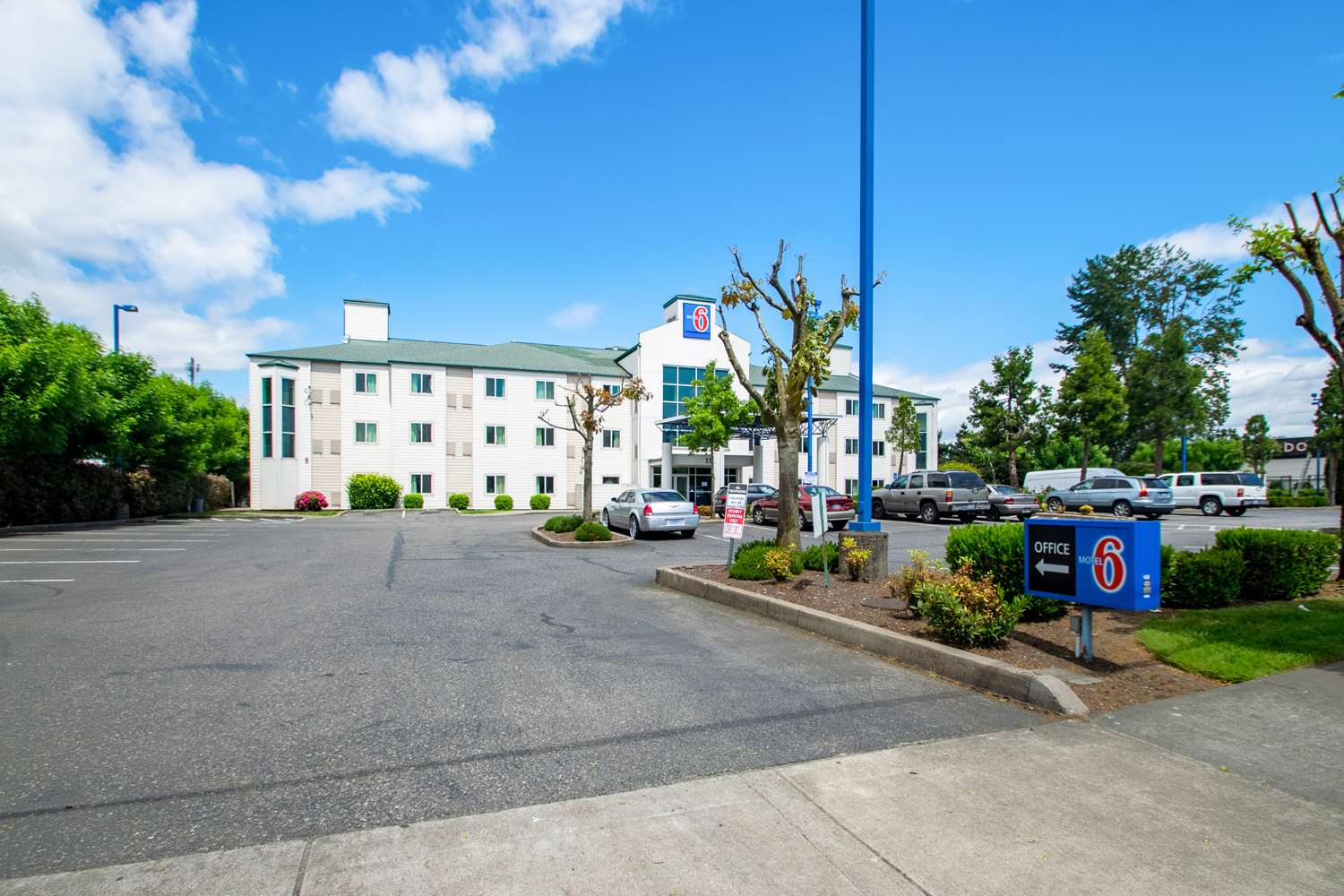 Pet Friendly Motel 6 Portland North in Portland, Oregon