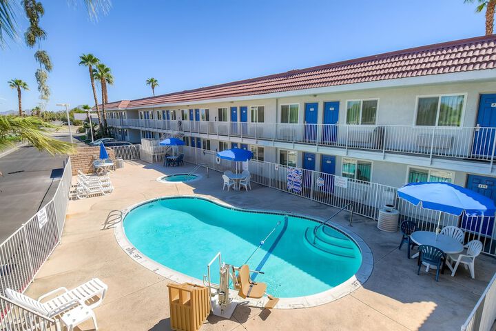 Pet Friendly Motel 6 Palm Springs - Rancho Mirage in Rancho Mirage, California
