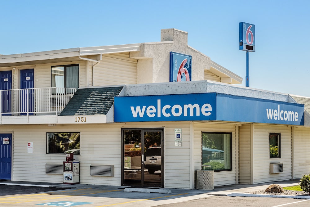 Pet Friendly Motel 6 Richland - Kennewick in Richland, Washington