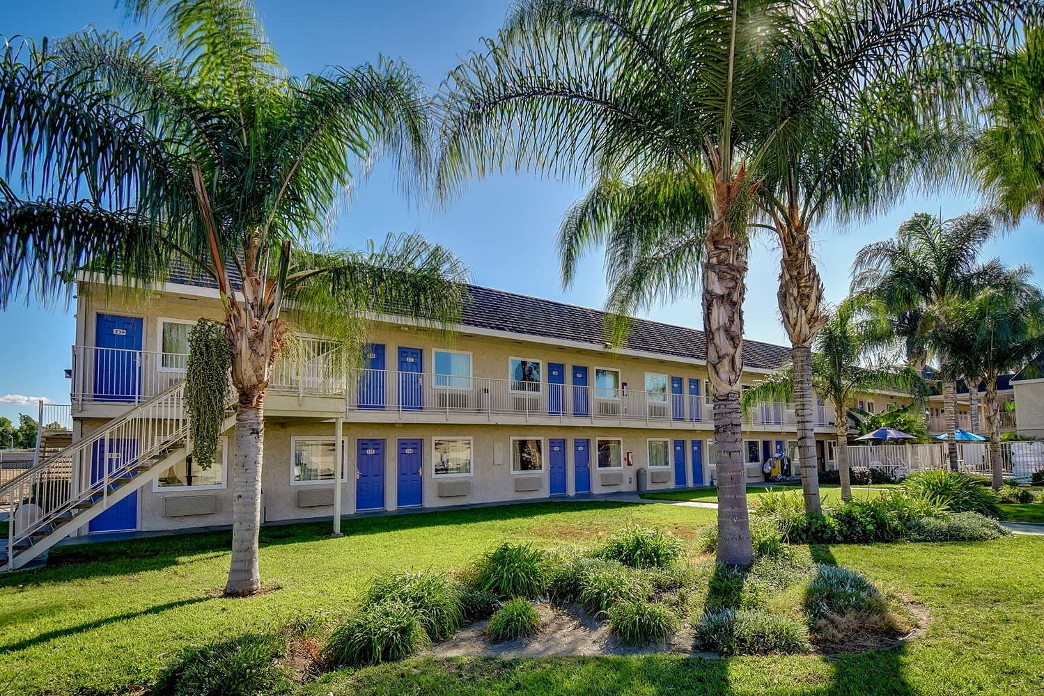 Pet Friendly Motel 6 Riverside South in Riverside, California