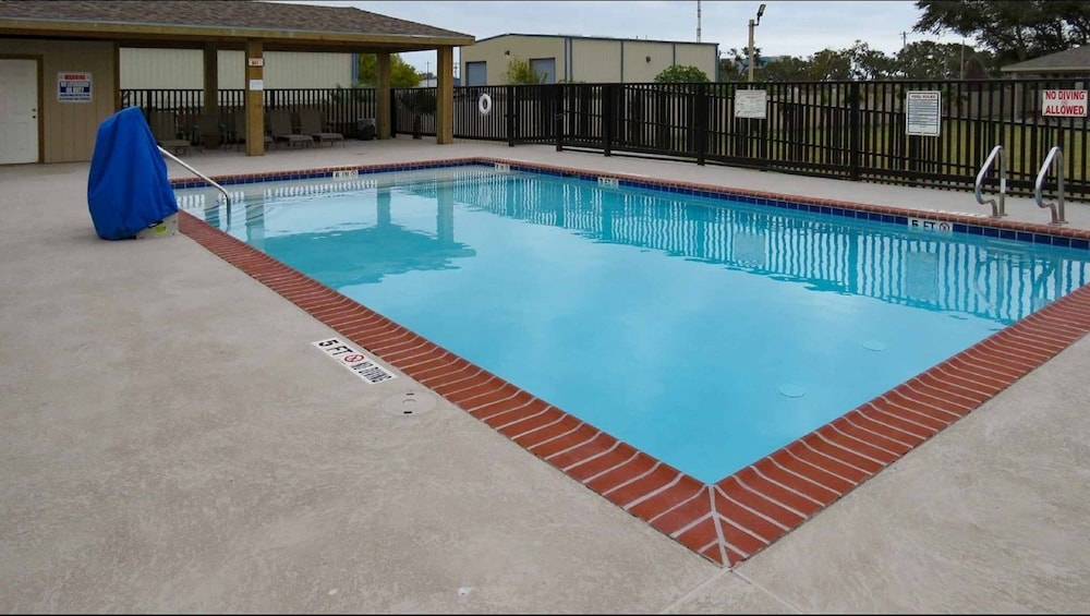 Pet Friendly Motel 6 Rockport Tx in Rockport, Texas