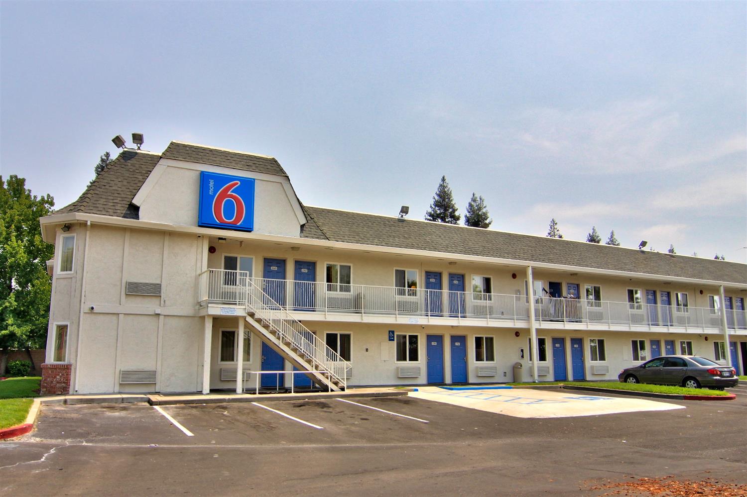 Pet Friendly Motel 6 Sacramento South in Sacramento, California