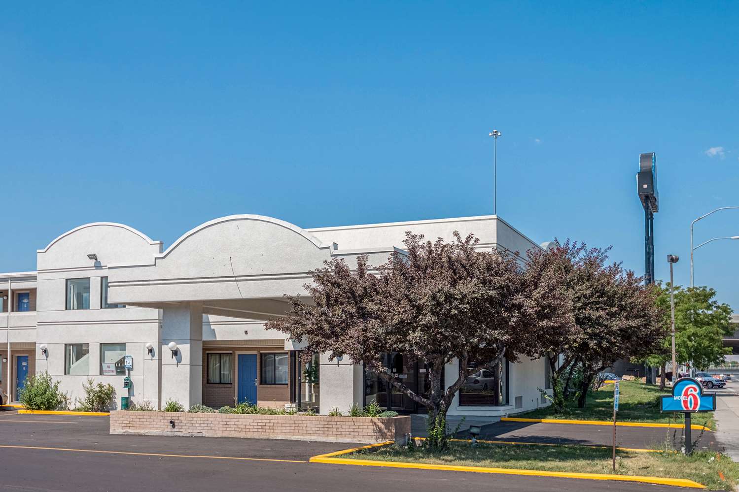 Pet Friendly Motel 6 Salt Lake City - Central in Salt Lake City, Utah