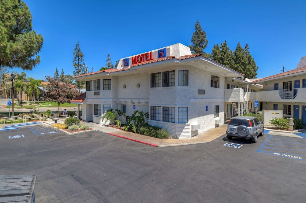 Pet Friendly Motel 6 Los Angeles - San Dimas in San Dimas, California