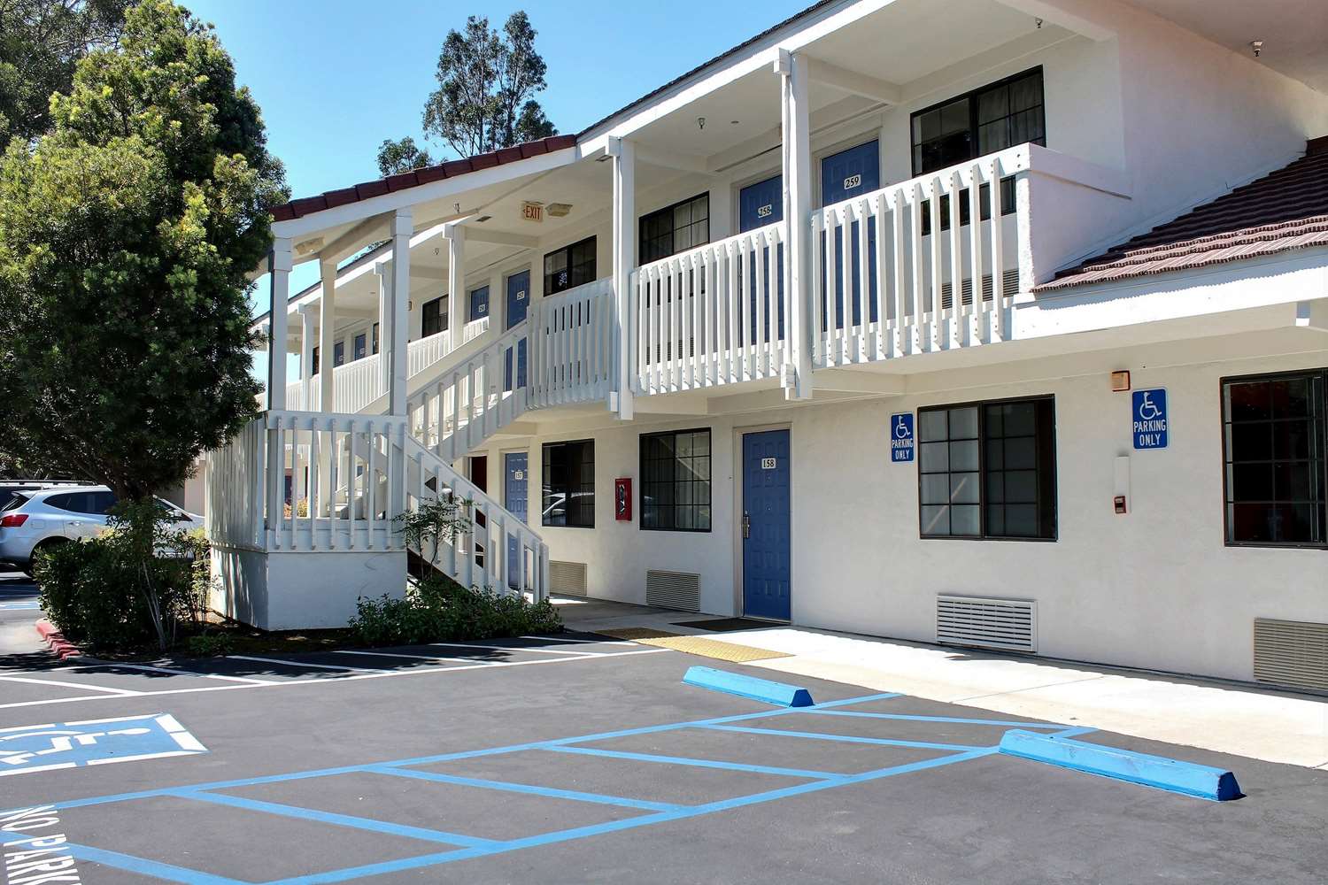 Pet Friendly Motel 6 San Luis Obispo South in San Luis Obispo, California