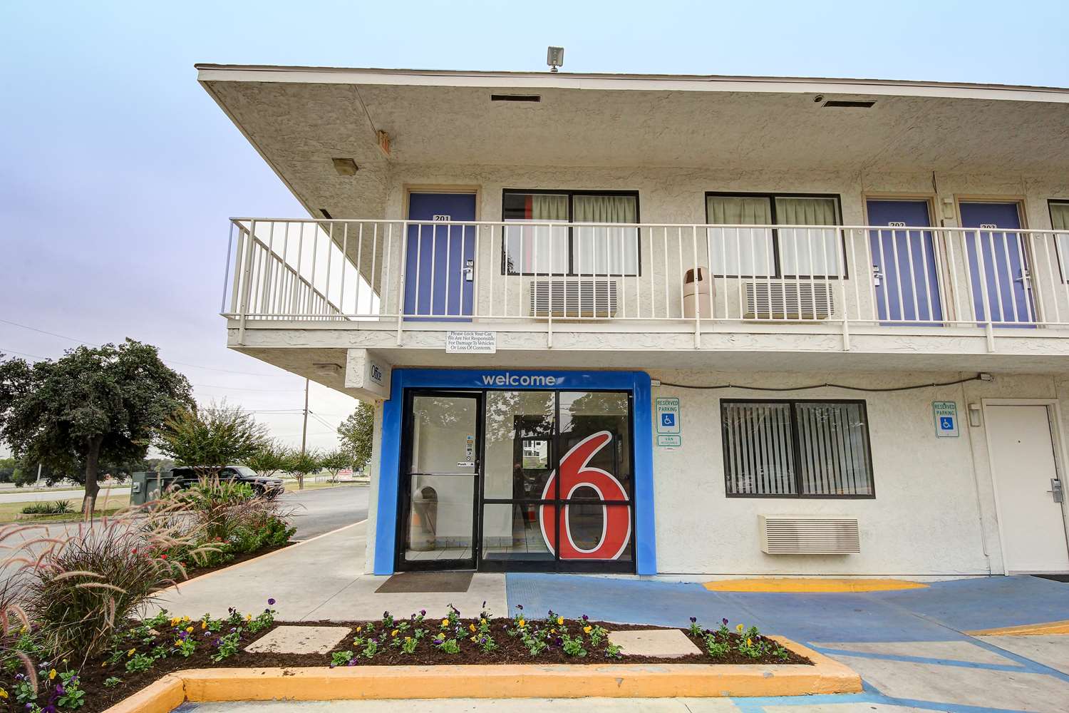 Pet Friendly Motel 6 San Marcos Tx in San Marcos, Texas