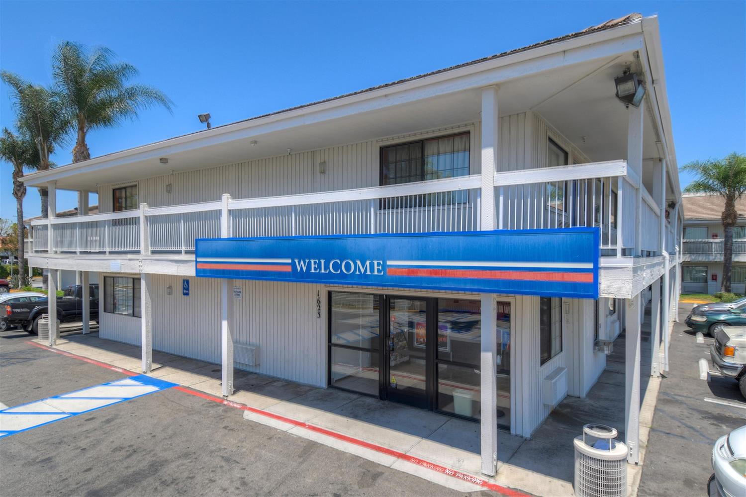 Pet Friendly Motel 6 Santa Ana in Santa Ana, California