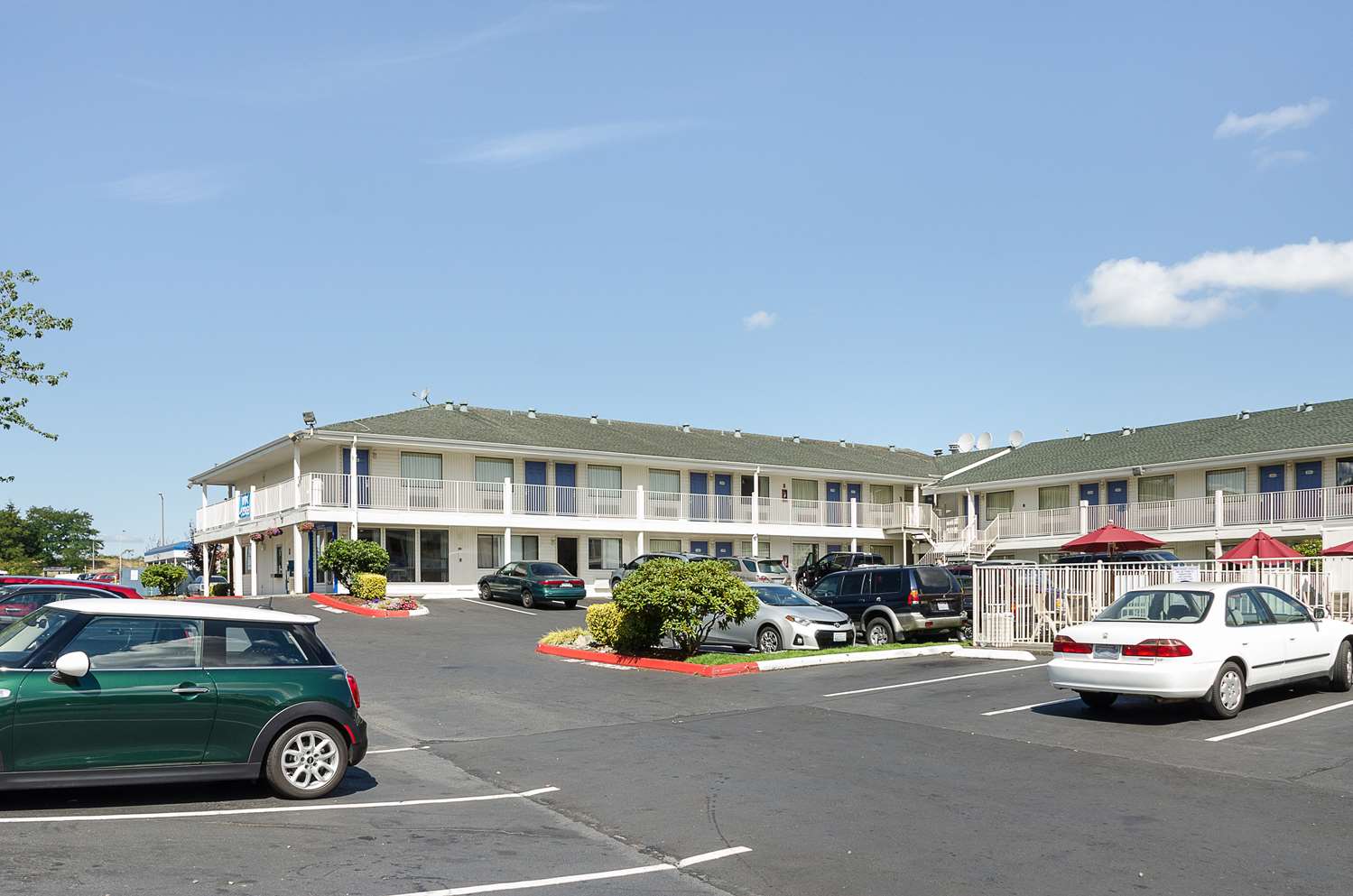 Pet Friendly Motel 6 Tacoma South in Tacoma, Washington