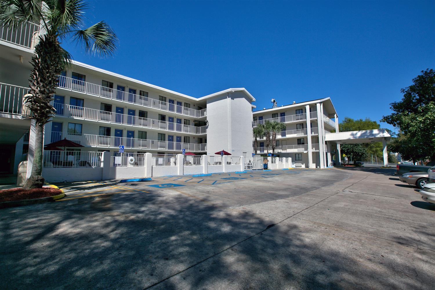 Pet Friendly Motel 6 Tallahassee West in Tallahassee, Florida