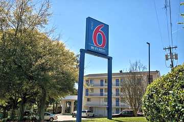 Pet Friendly Motel 6 Tallahassee West in Tallahassee, Florida