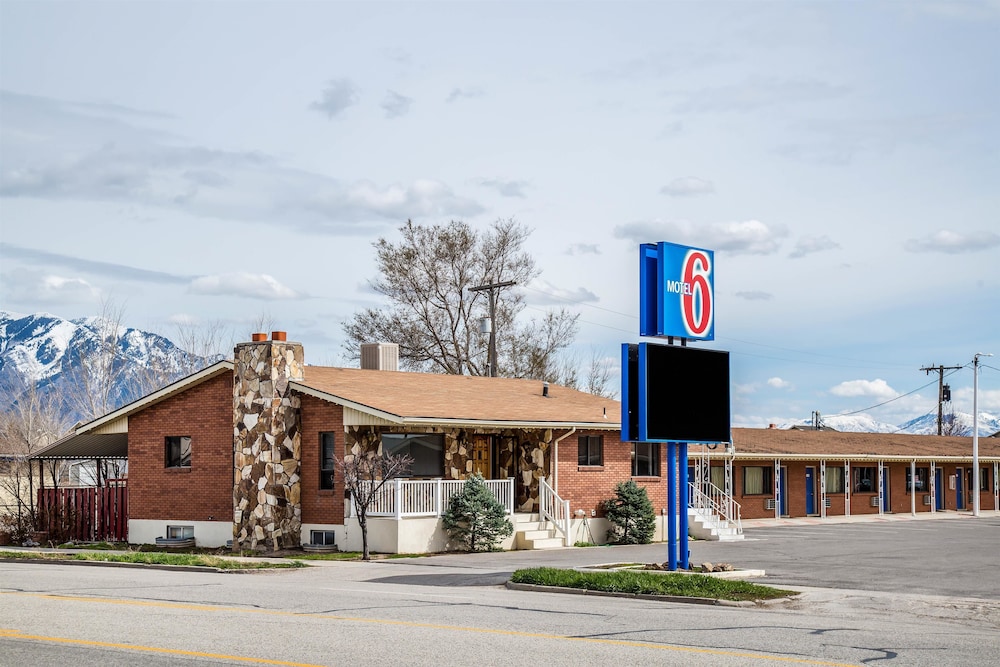 Pet Friendly Motel 6 Tremonton Ut in Tremonton, Utah