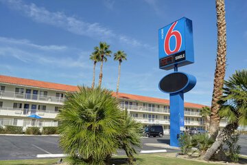 Pet Friendly Motel 6 Twentynine Palms in Twentynine Palms, California