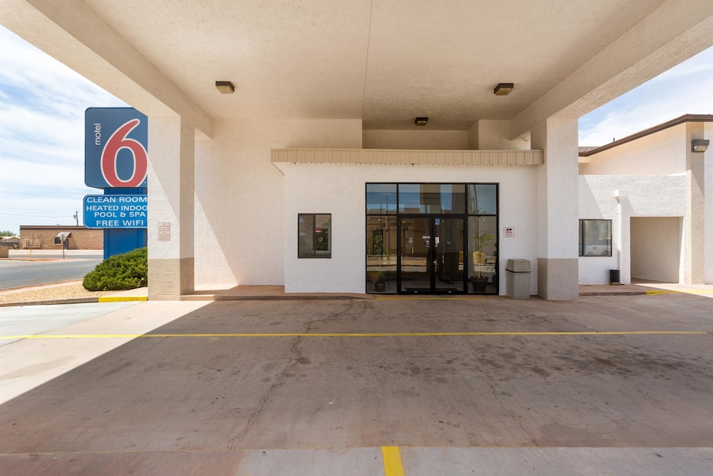 Pet Friendly Motel 6 Winslow in Winslow, Arizona