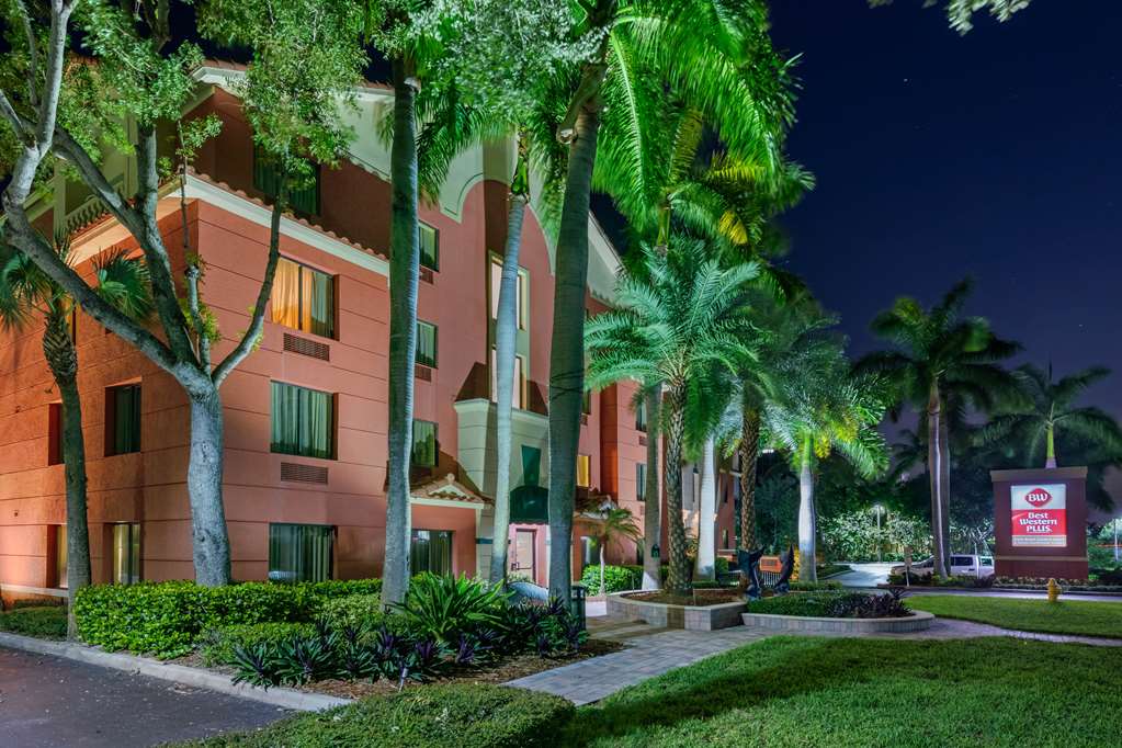 Pet Friendly Best Western Plus Palm Beach Gardens Hotel & Ste & Conf Ctr in Palm Beach Gardens, Florida