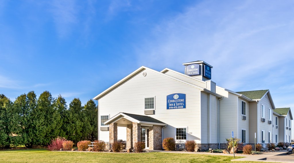 Pet Friendly Cobblestone Inn And Suites - Vinton in Vinton, Iowa