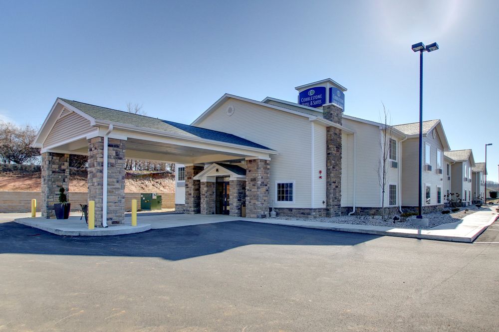 Pet Friendly Cobblestone Hotel & Suites -- Salem, IN in Salem, Texas