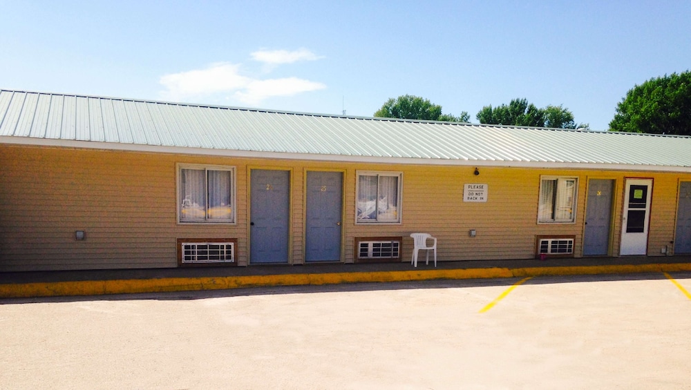 Pet Friendly Big 12 Motel Broken Bow in Broken Bow, Nebraska