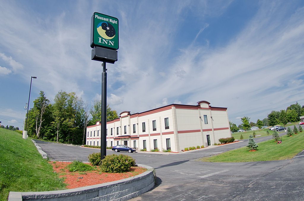 Pet Friendly Pleasant Night Inn in Carthage, New York