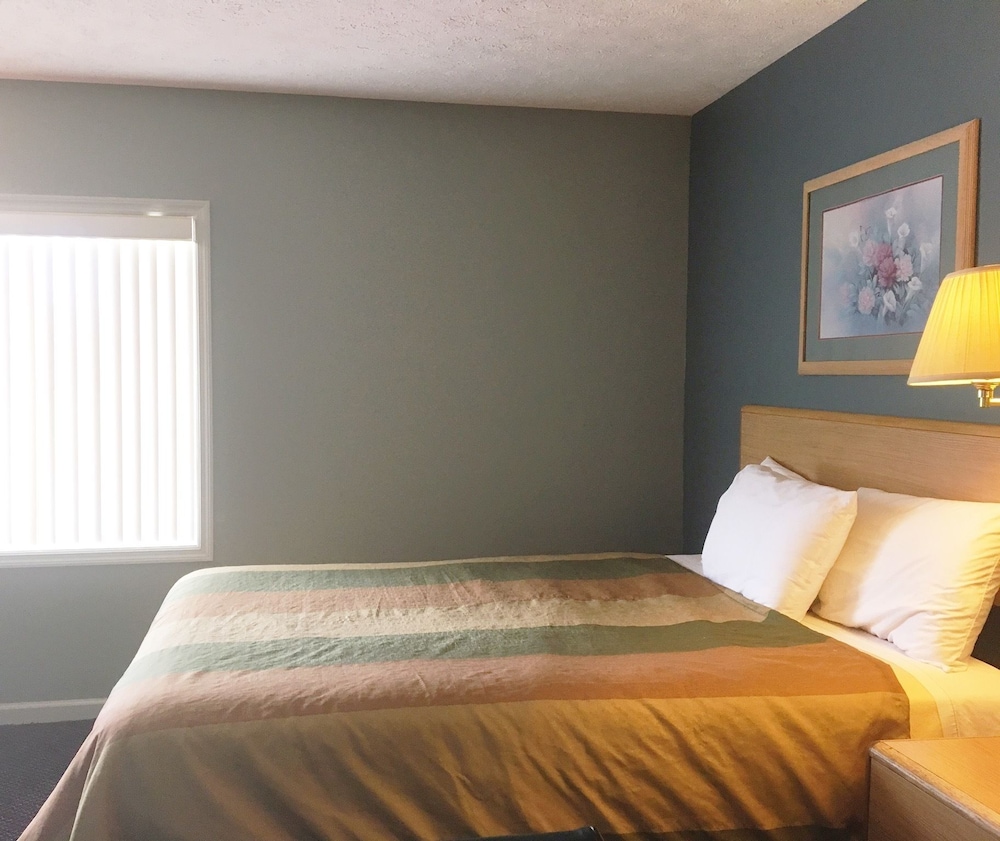 Pet Friendly Overton Motel Livingston in Livingston, Tennessee