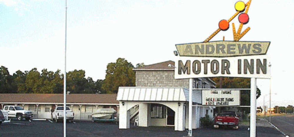 Pet Friendly Andrews Motor Inn in Andrews, Texas