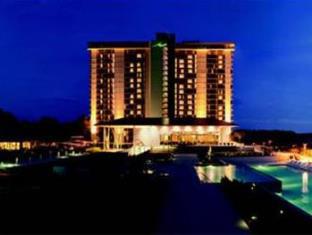 Pet Friendly La Torretta Lake Resort & Spa in Montgomery, Texas