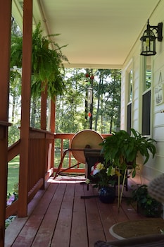 Pet Friendly Shady Acres Bed and Breakfast in Hanover, Virginia