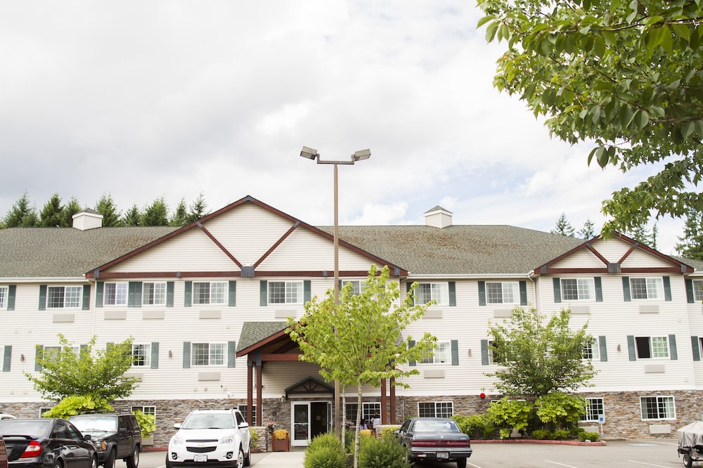 Pet Friendly Fairwood Inn & Suites Dupont in DuPont, Washington