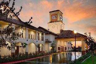 Pet Friendly Ayres Hotel Redlands in Redlands, California