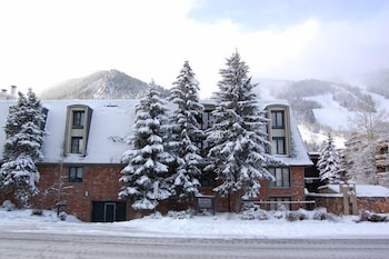Pet Friendly The Chateaus by Frias in Aspen, Colorado