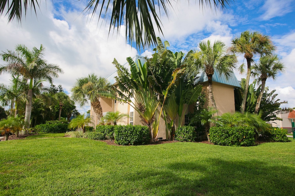 Pet Friendly Minorga On The Key Village Condos in Siesta Key, Florida