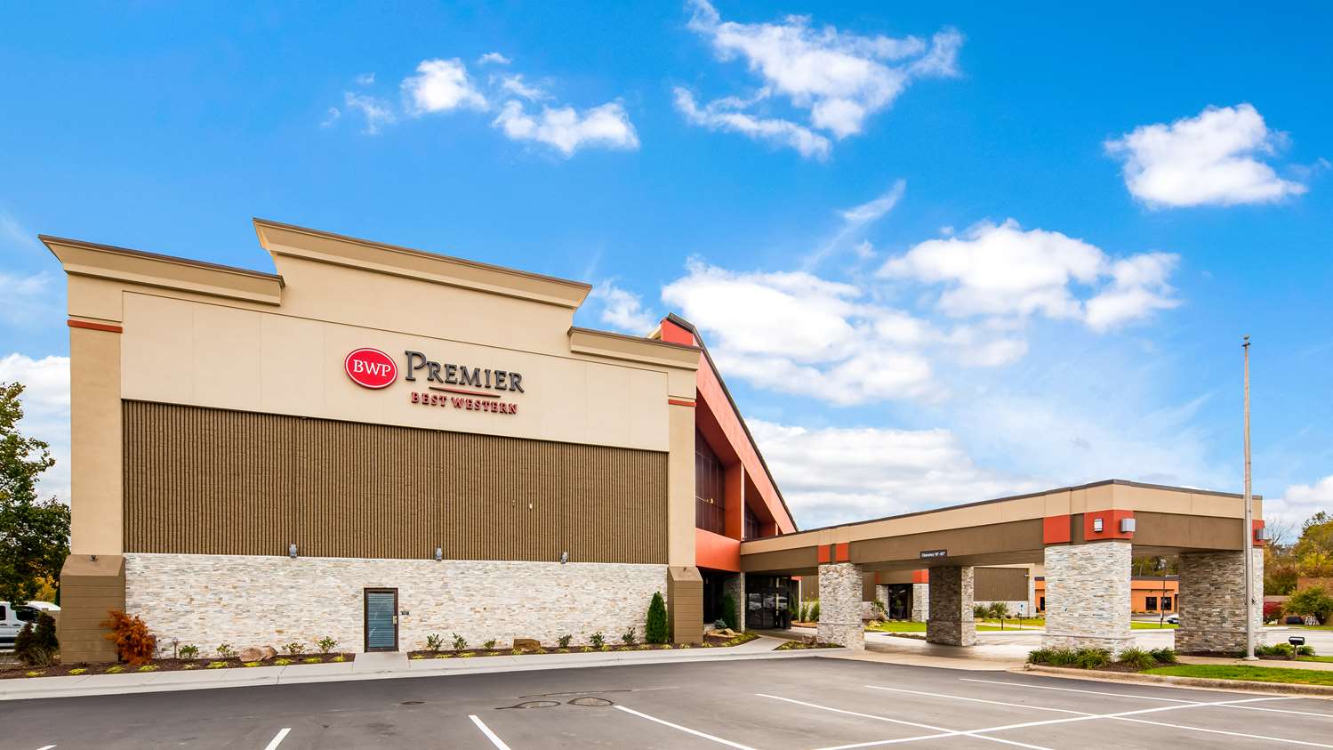 Pet Friendly BW Premier Alton St. Lous Area Hotel in Alton, Illinois