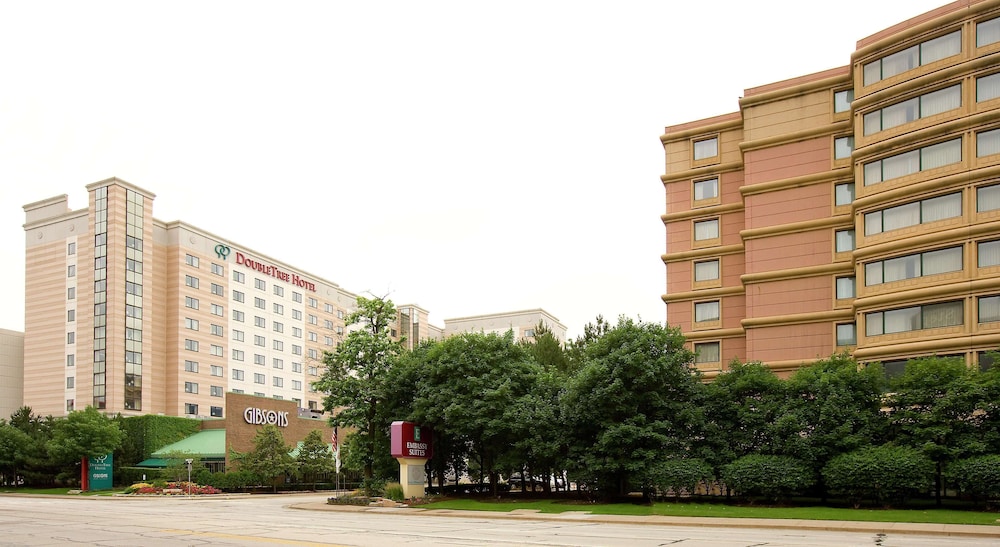 Pet Friendly Embassy Suites - Chicago O'Hare - Rosemont in Rosemont, Illinois
