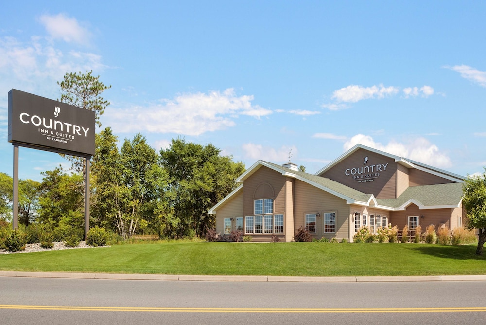 Pet Friendly Country Inn & Suites By Radisson Baxter in Baxter, Minnesota