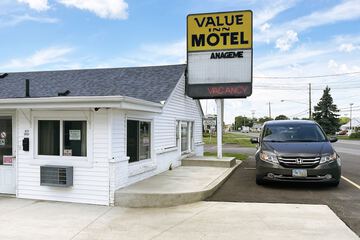 Pet Friendly Value Inn Motel Sandusky in Sandusky, Ohio