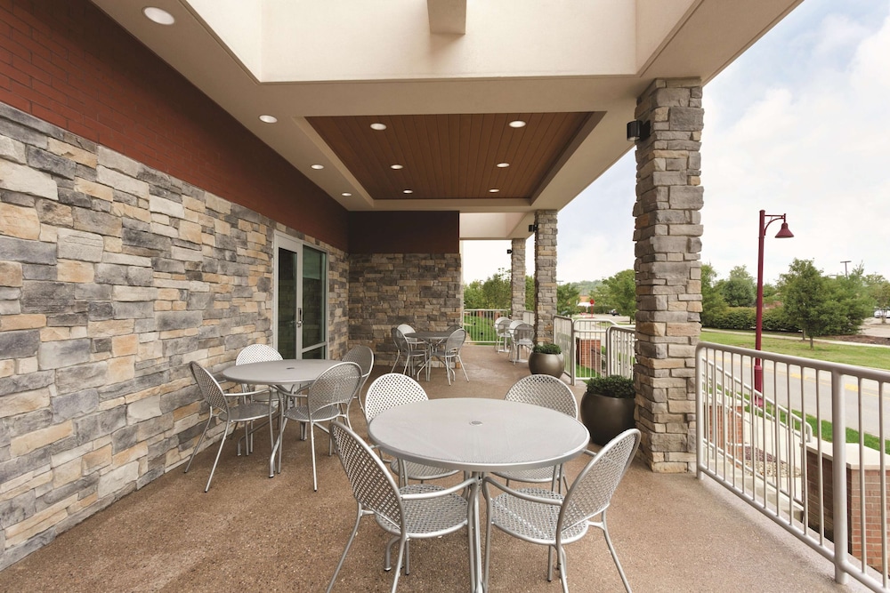 Pet Friendly Home2 Suites by Hilton Pittsburgh Cranberry in Cranberry Township, Pennsylvania