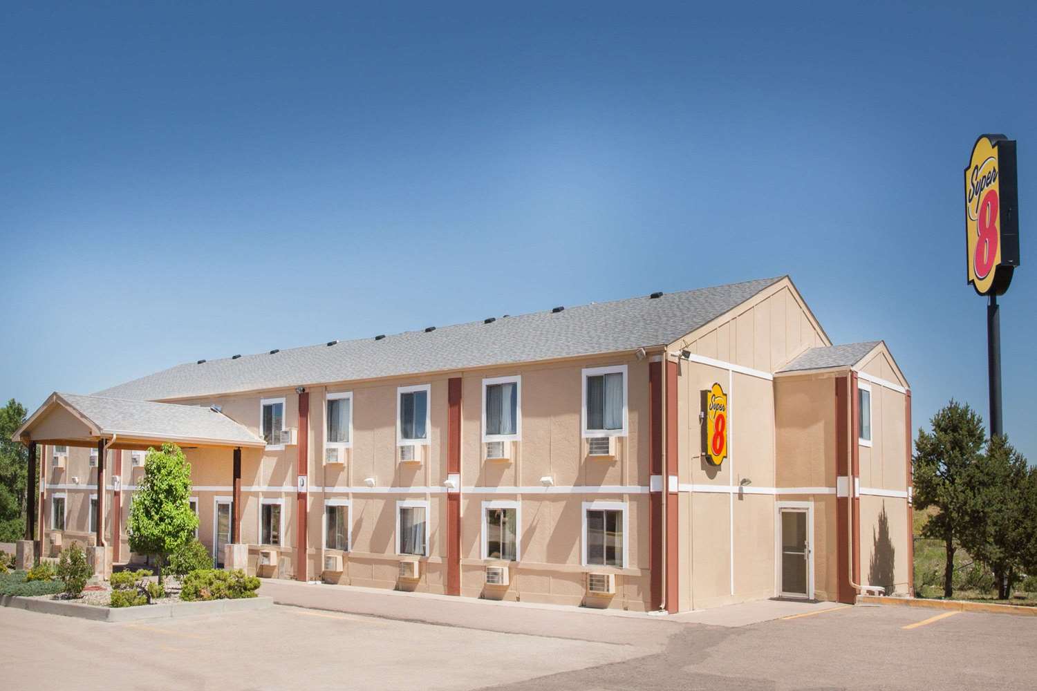 Pet Friendly Super 8 Limon in Limon, Colorado