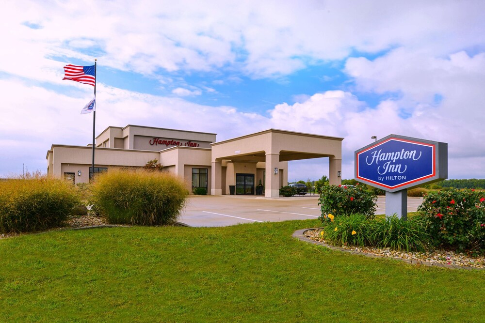 Pet Friendly Hampton Inn by Hilton Lincoln in Lincoln, Illinois