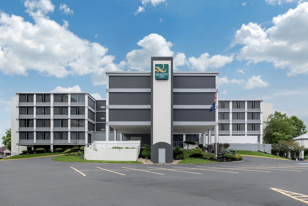 Pet Friendly Quality Inn and Conference Center in Richmond, Indiana