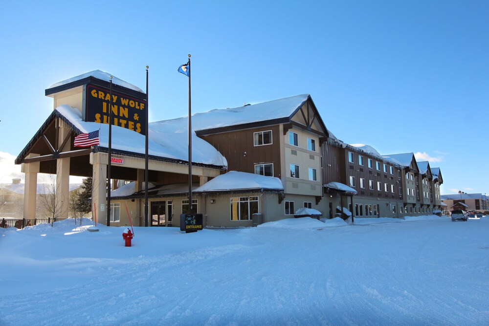 Pet Friendly Gray Wolf Inn & Suites in West Yellowstone, Montana