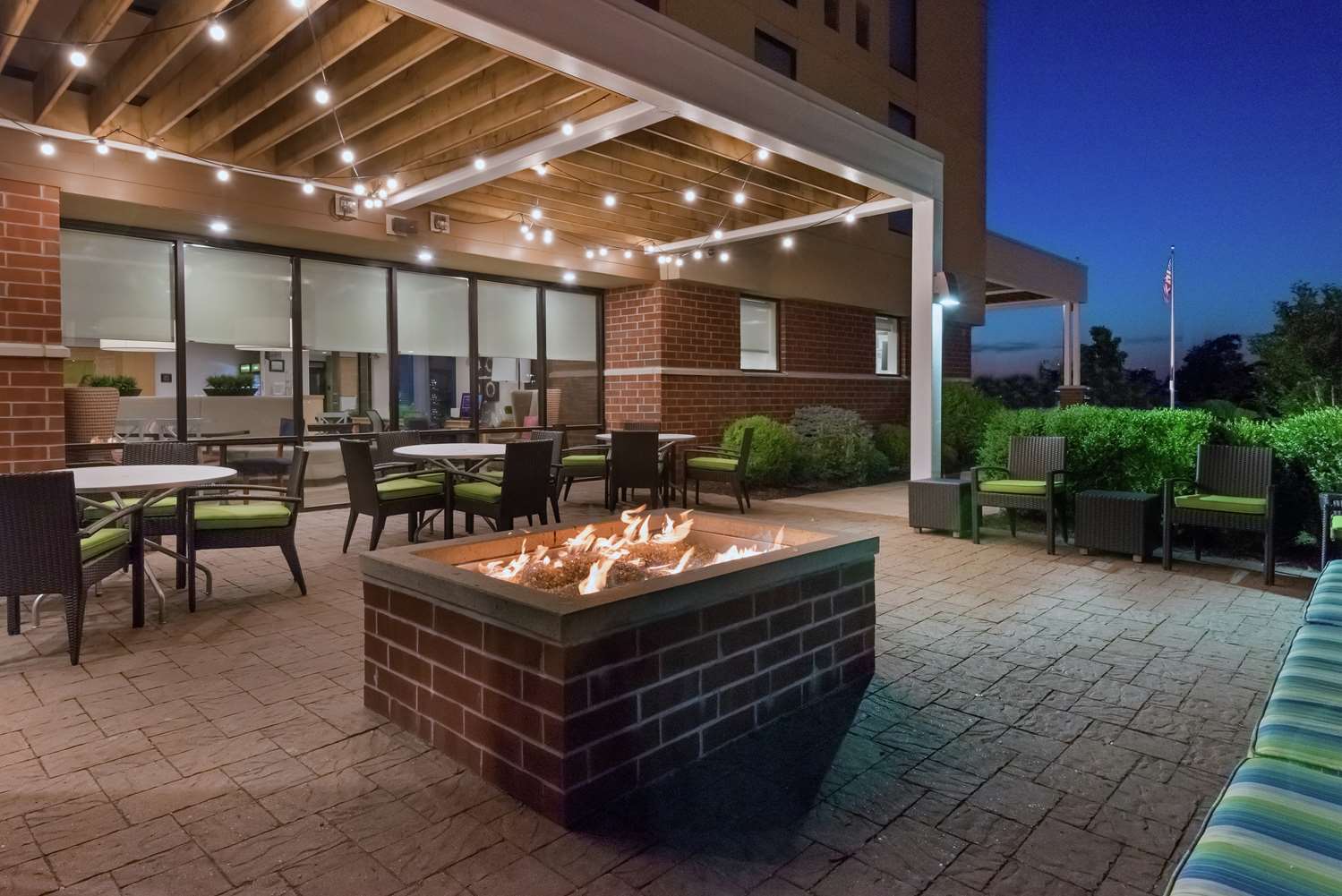 Pet Friendly Home2 Suites by Hilton Buffalo Airport / Galleria Mall in Cheektowaga, New York