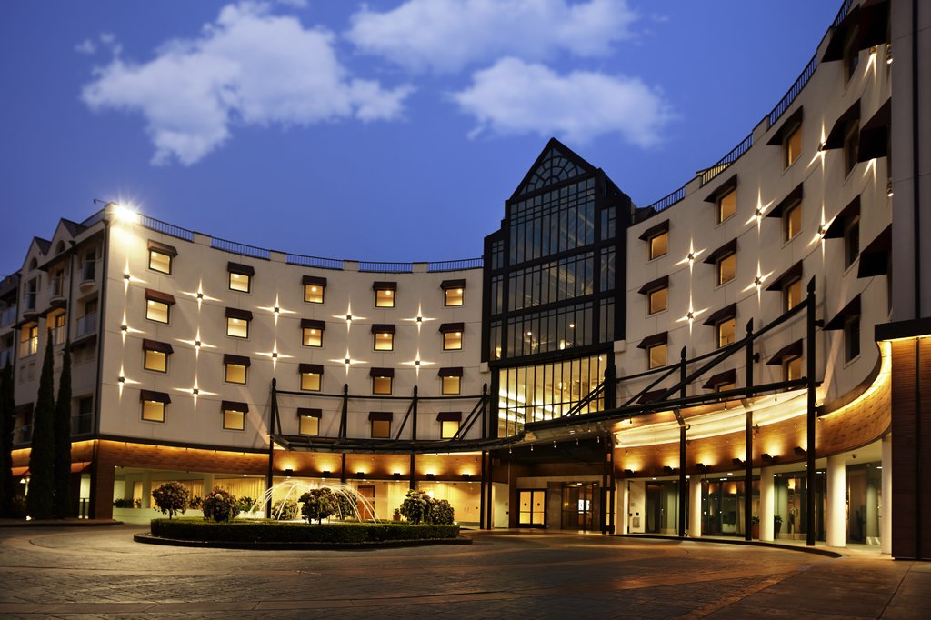 Pet Friendly Loews Santa Monica Beach Hotel in Santa Monica, California