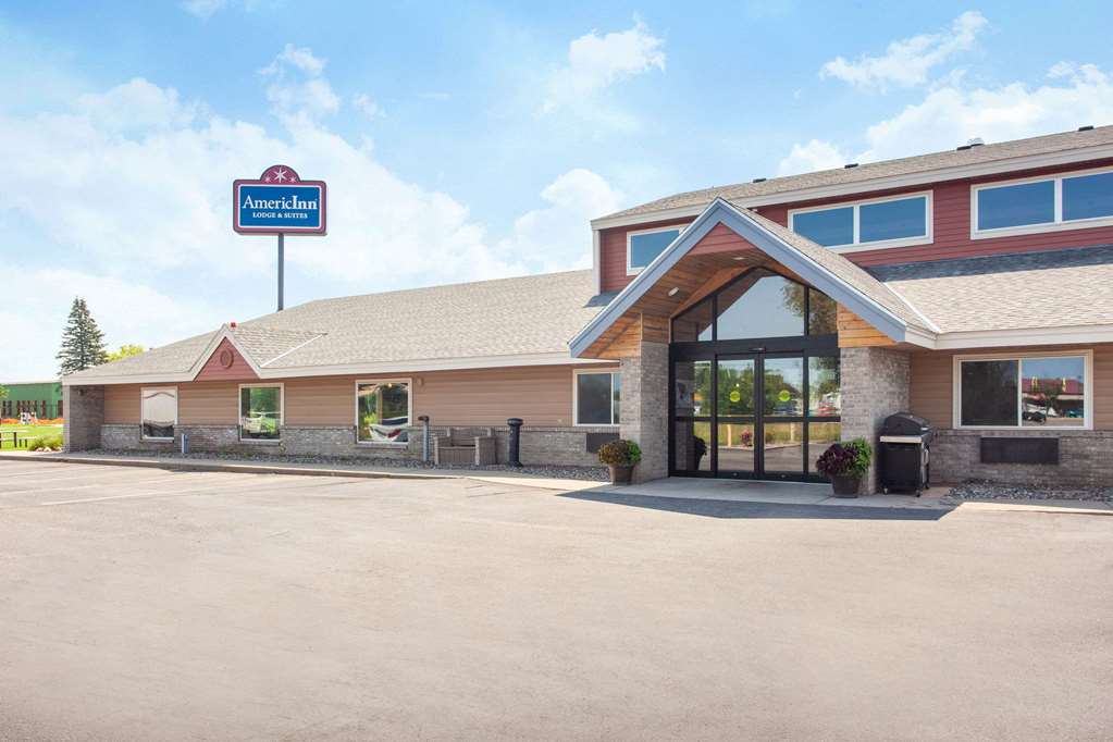 Pet Friendly AmericInn Lodge & Suites St. Cloud in St Cloud, Minnesota