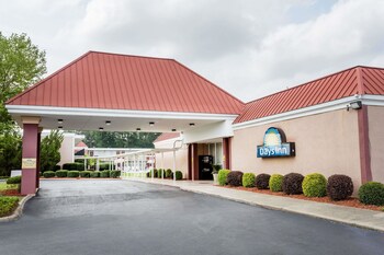 Pet Friendly Days Inn Goldsboro in Goldsboro, North Carolina