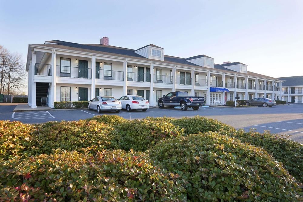 Pet Friendly Baymont Inn And Suites Gaffney in Gaffney, South Carolina