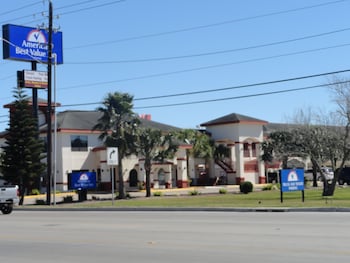 Pet Friendly Americas Best Value Inn - Brownsville in Brownsville, Texas