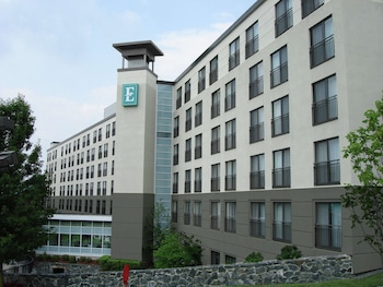 Pet Friendly Embassy Suites Boston/Marlborough in Marlborough, Massachusetts