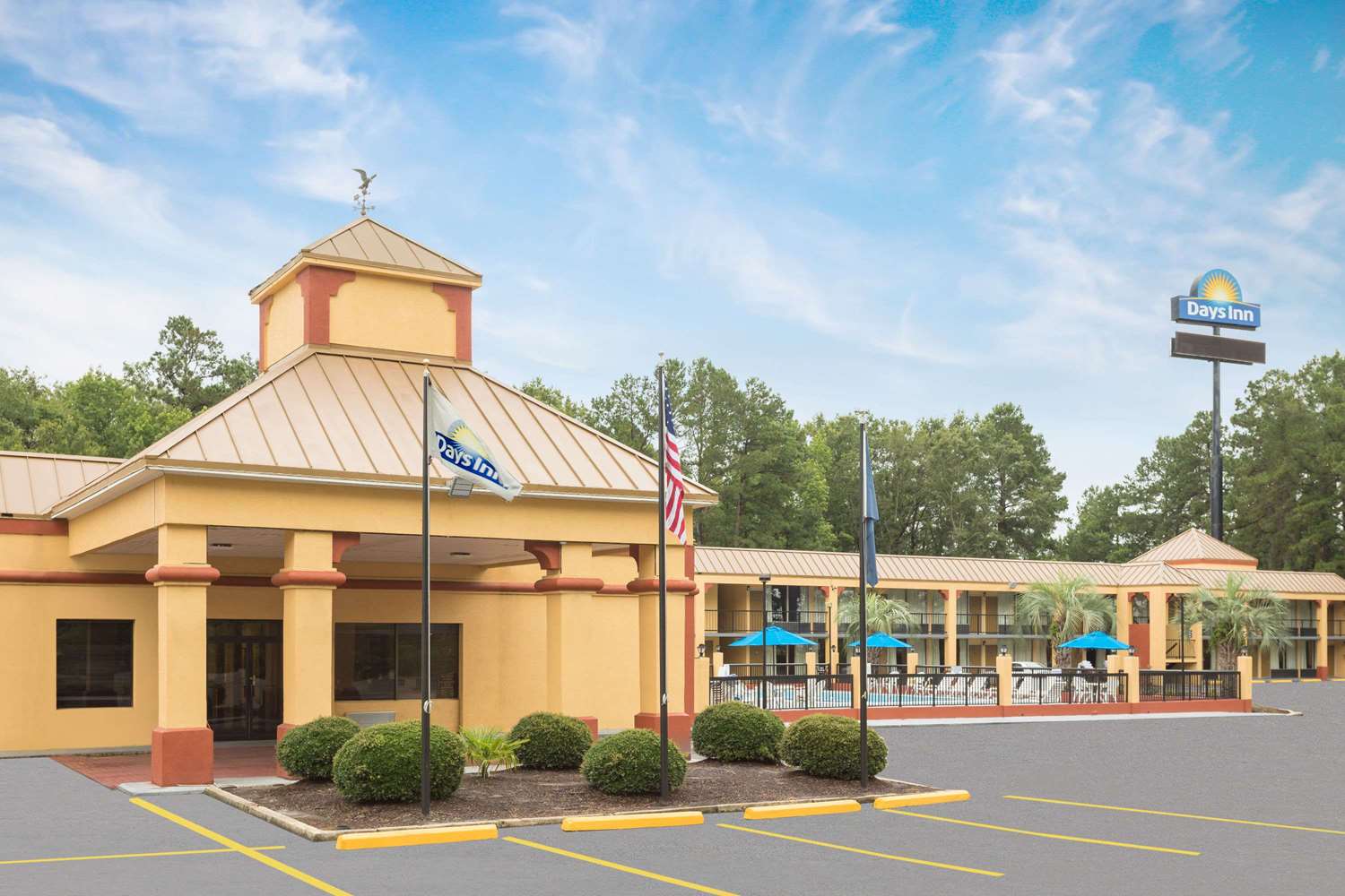 Pet Friendly Orangeburg - Days Inn South in Orangeburg, South Carolina