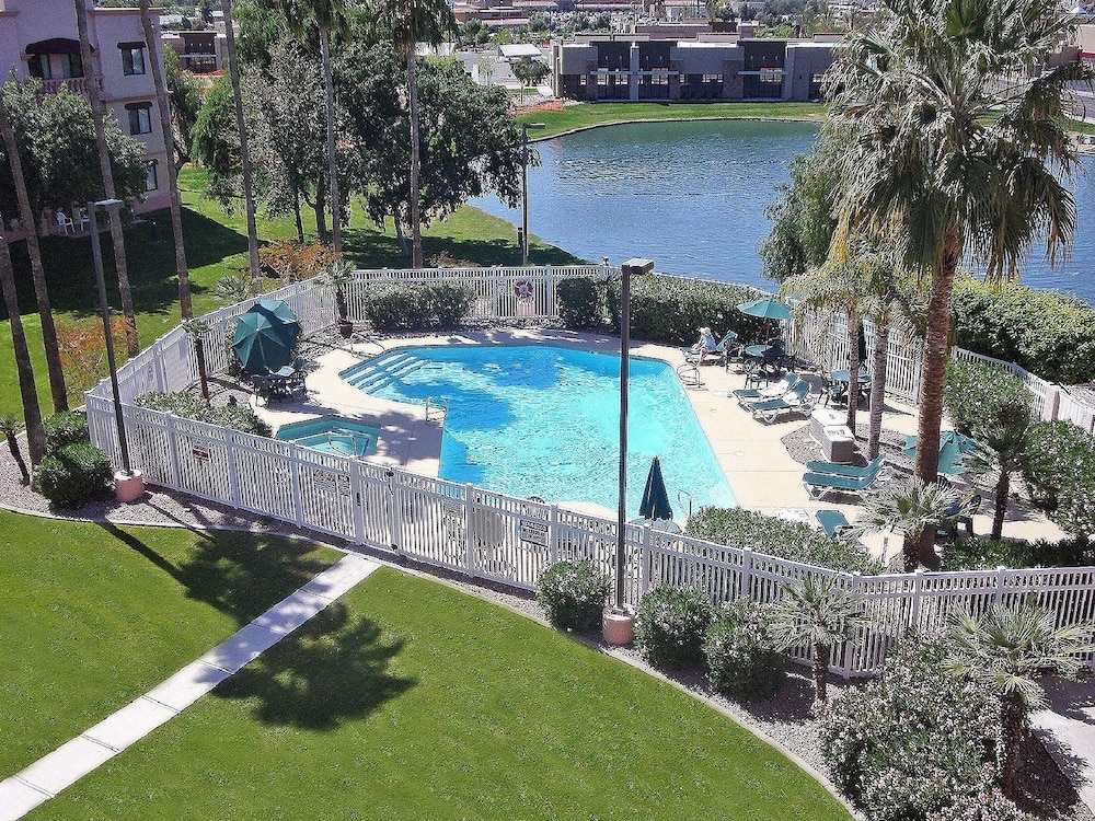 Pet Friendly Windmill Suites in Surprise, Arizona