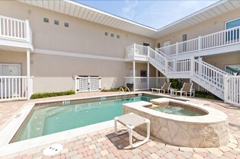 Pet Friendly Los Cabos III Condominiums in South Padre Island, Texas